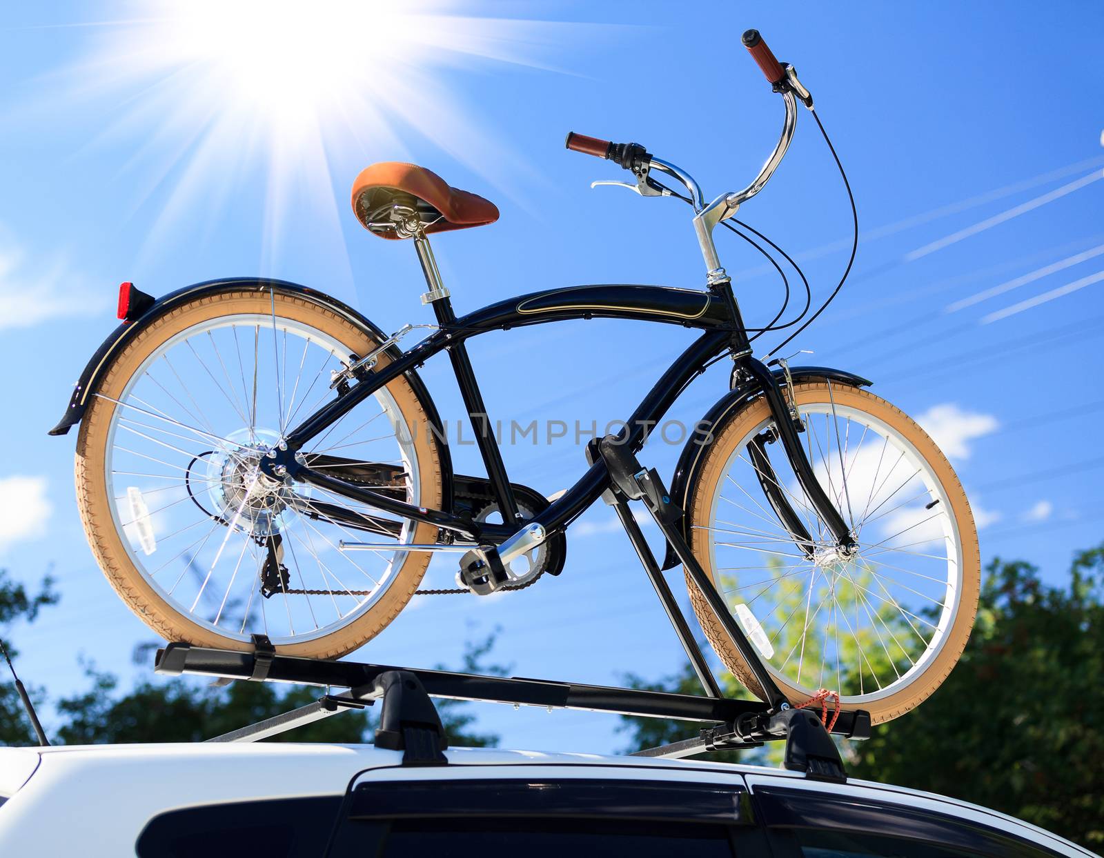 Bike transportation - bike on the roof of a car by Nobilior
