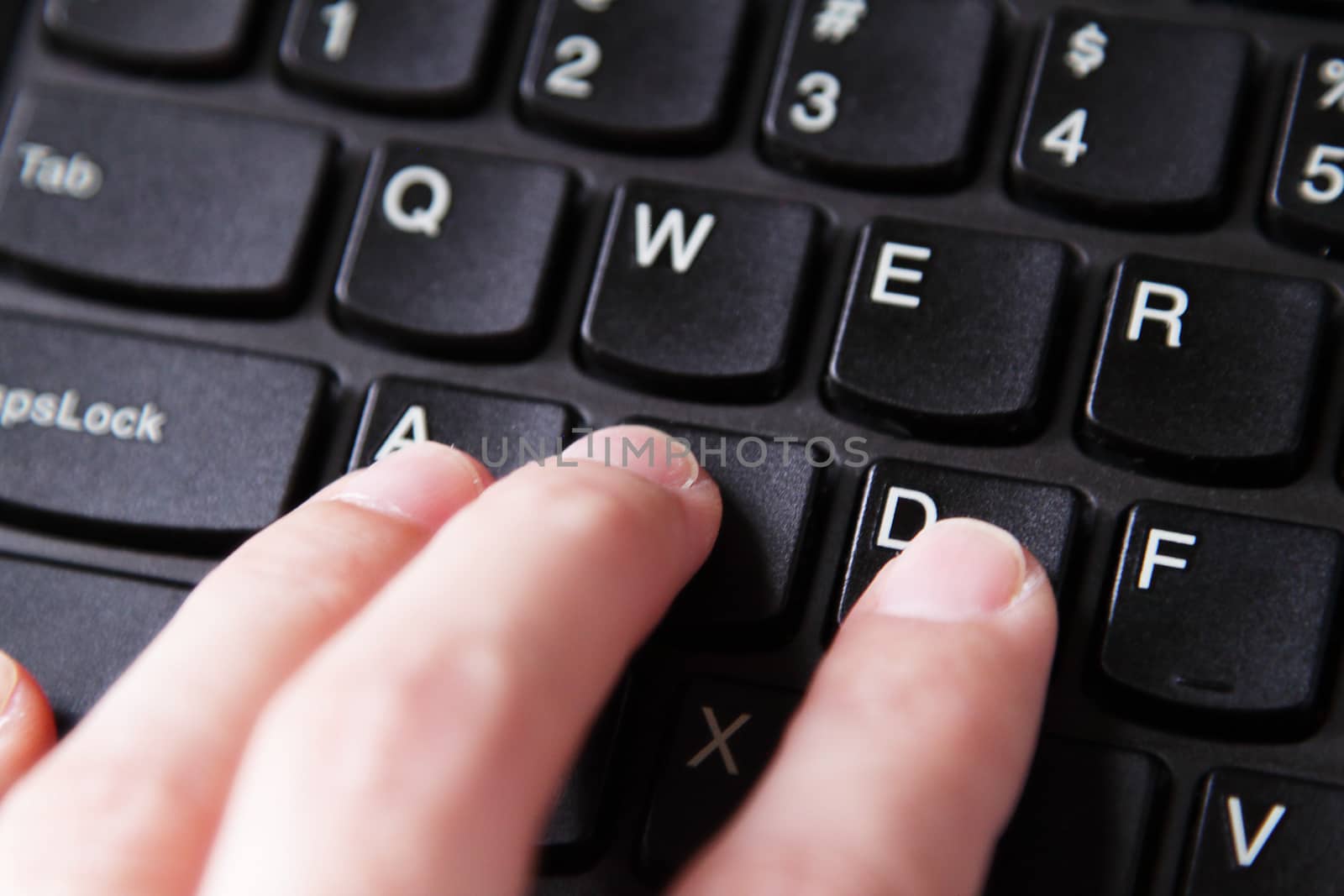Fingers on keyboard by pulen