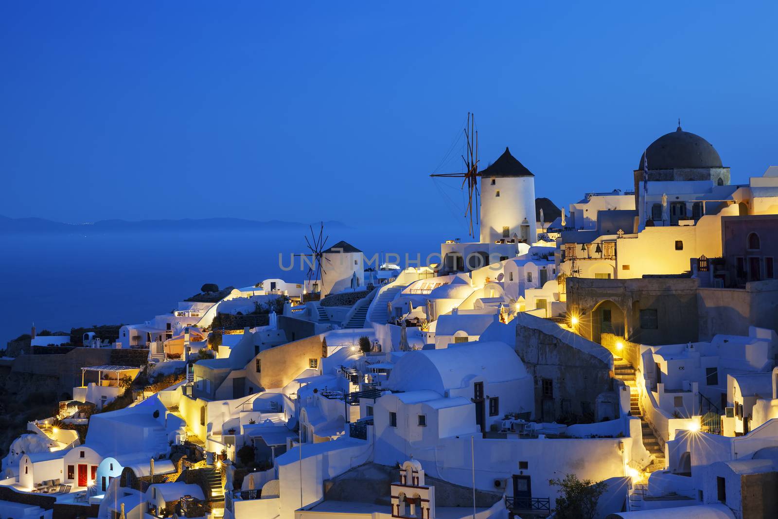 Oia village by night by vwalakte