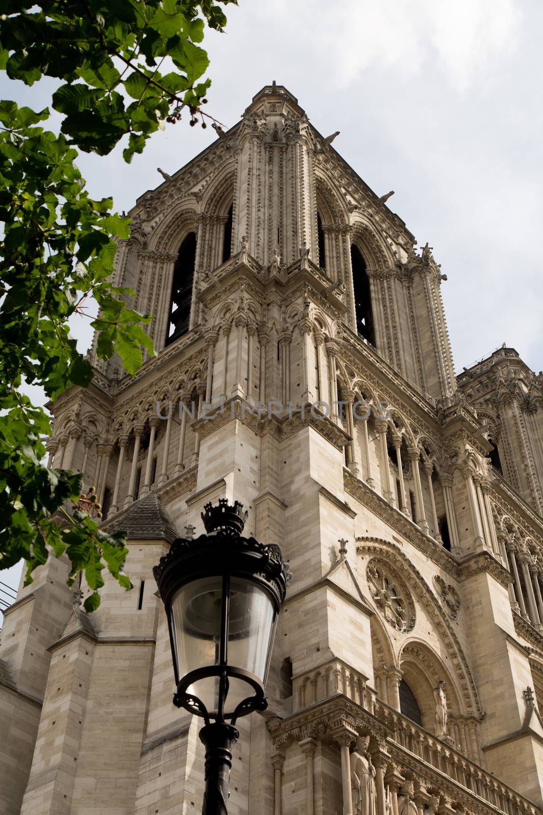 Notre Dame Paris by Kartouchken
