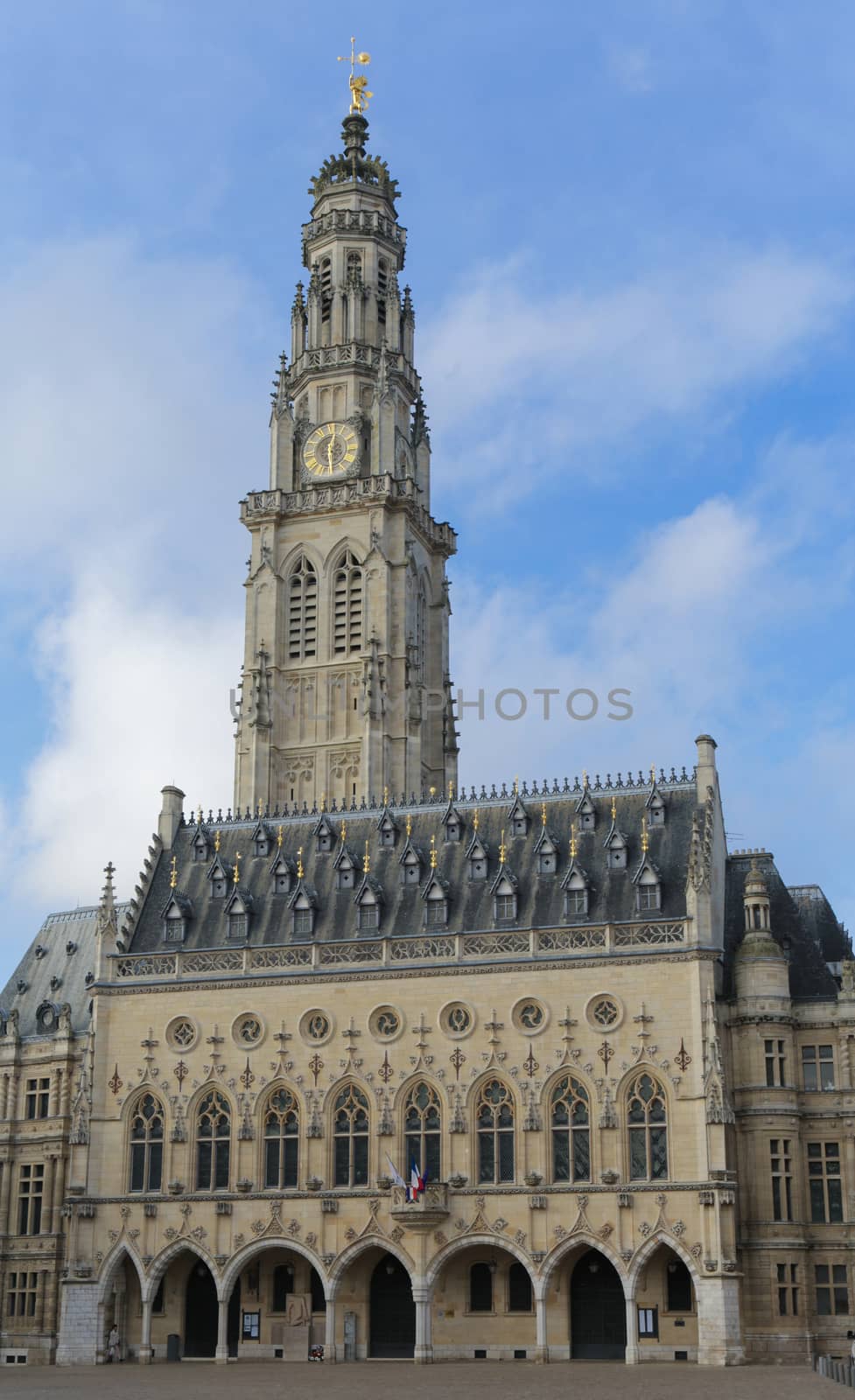 Townhall of Arras by Kartouchken