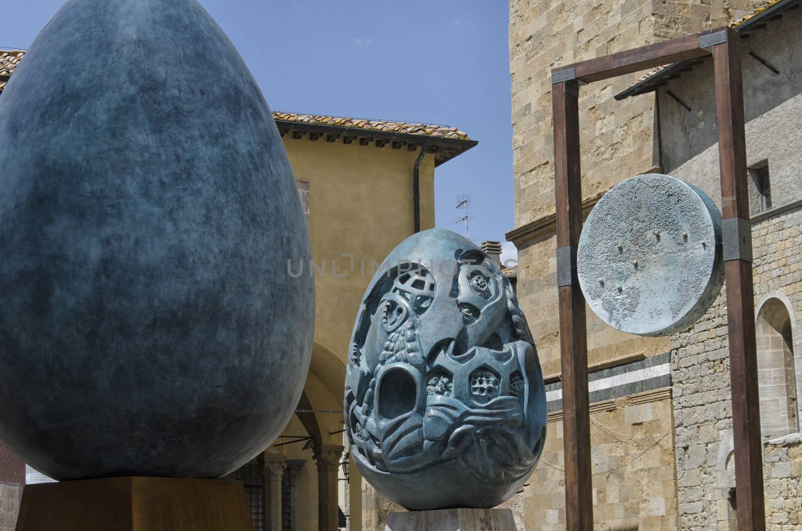 Exhibition of art in the center of Volterra