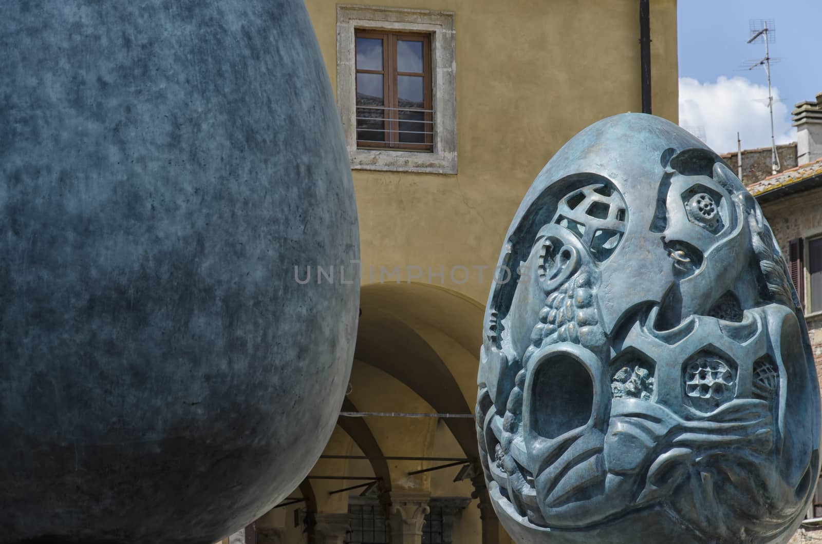 Exhibition of modern art in the center of Volterra