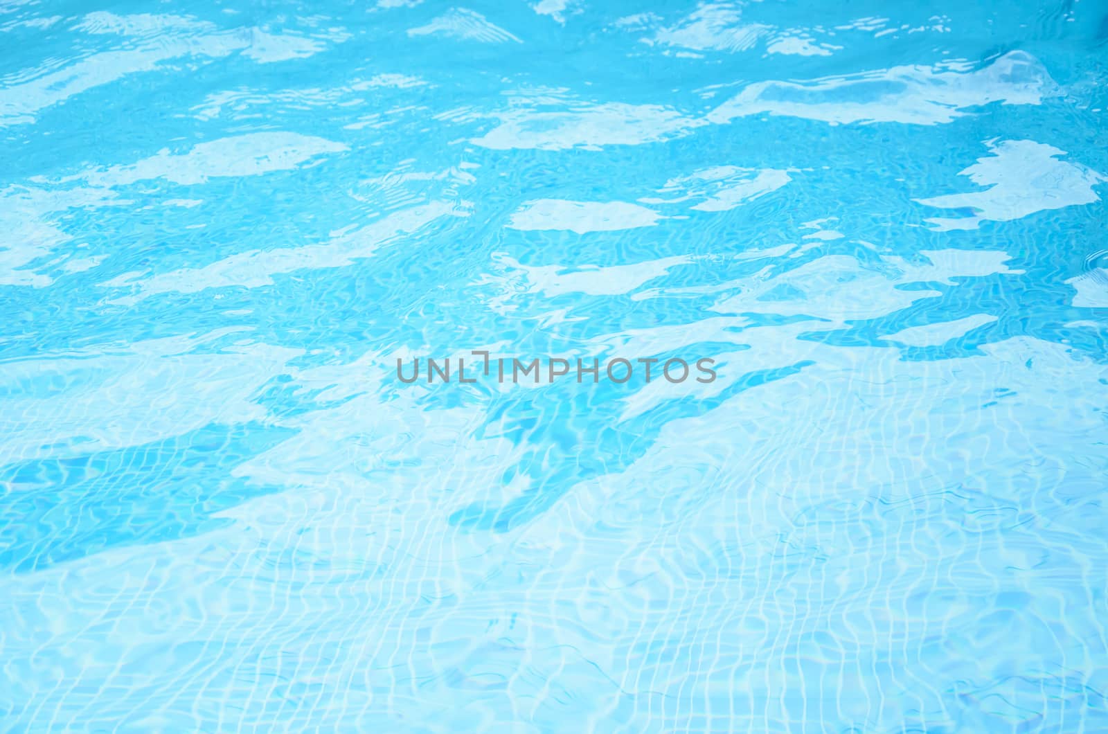 Patterns of movement of water in the pool by worrayuth
