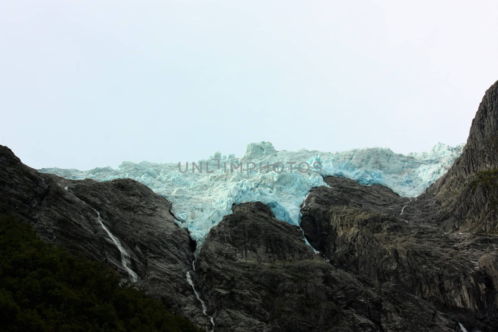 Veiw to the icefall from Flatbreen in Suppehelledalen i Fjærland