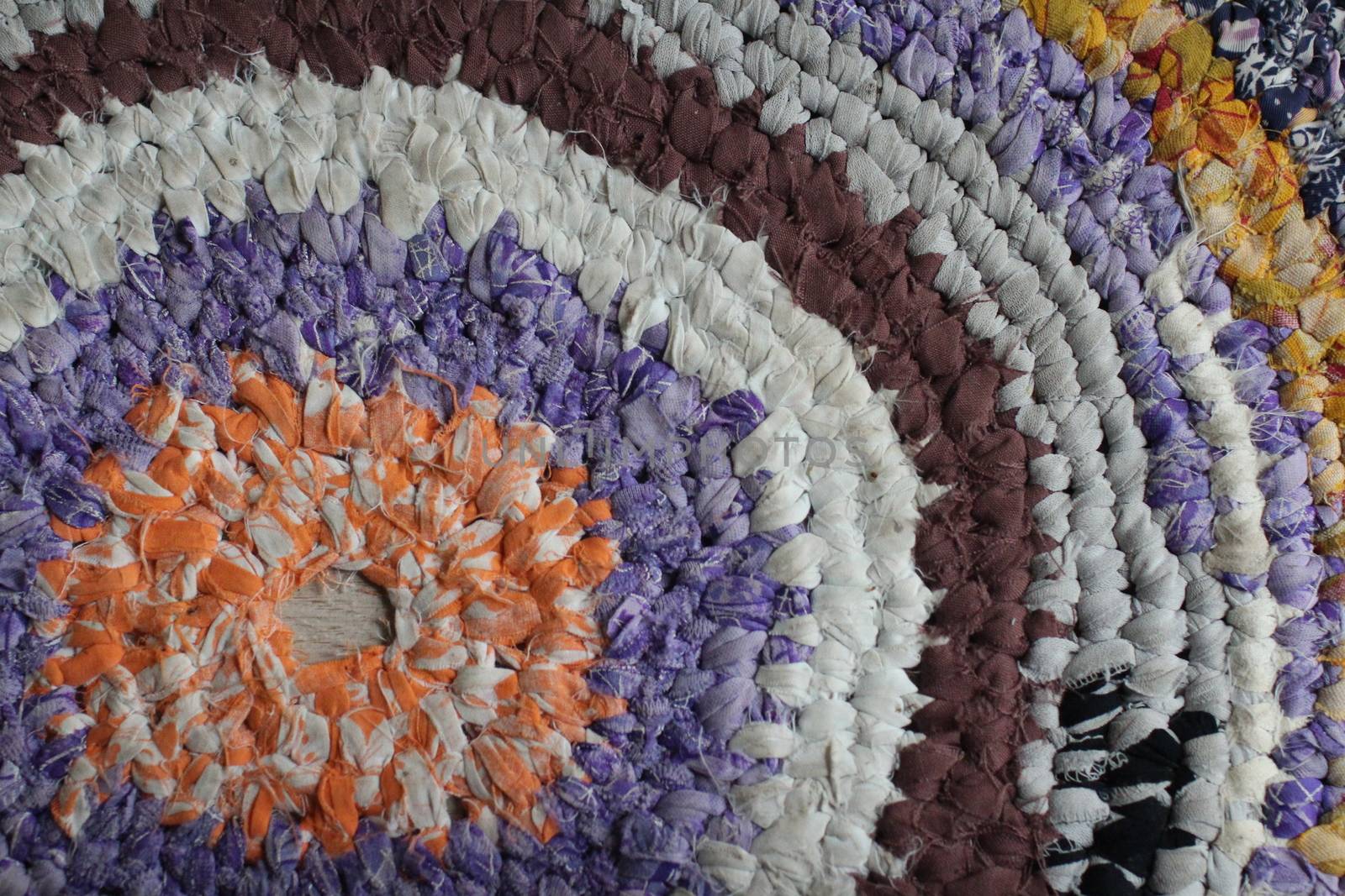 round carpet knit close to