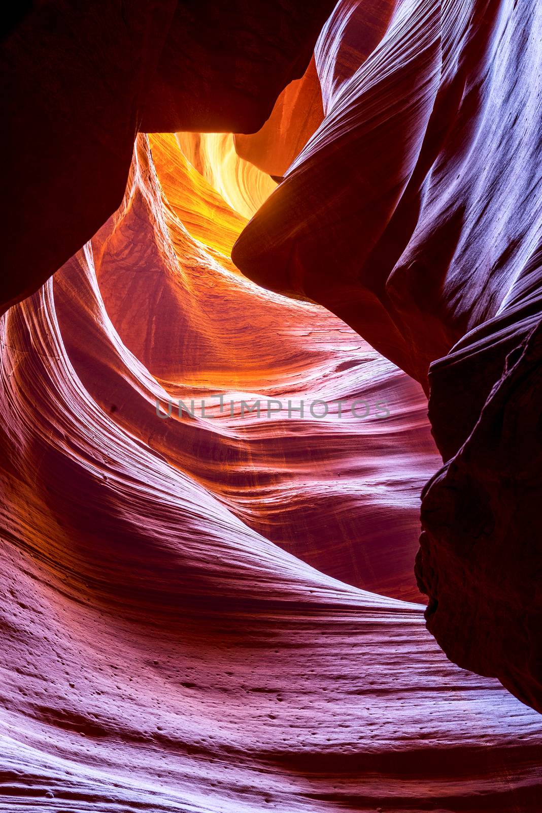 The Antelope Canyon, Page,  by ventdusud