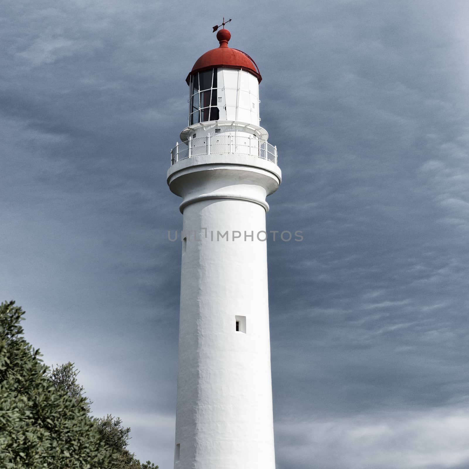 Split Point Lighthouse in Aireys Inlet. by artistrobd