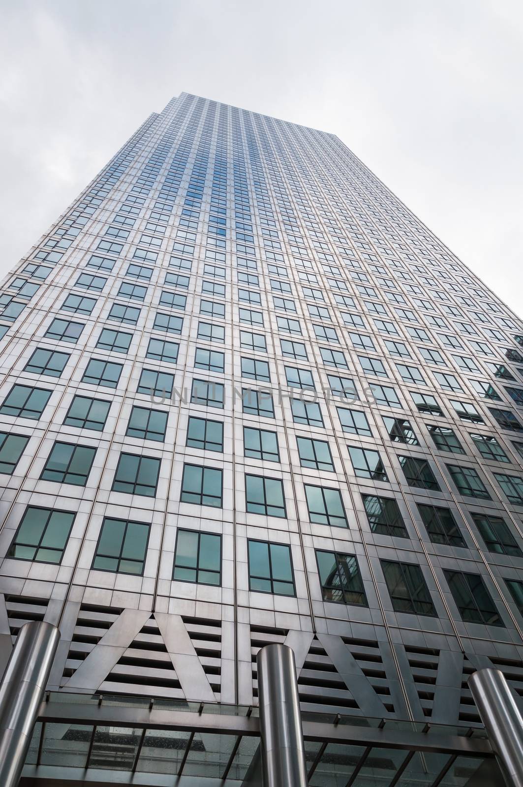 LONDON, UNITED KINGDOM - NOVEMBER 9, 2014: Closeup of One Canada Square skyscraper in Canary Wharf. It is the second-tallest building in the United Kingdom