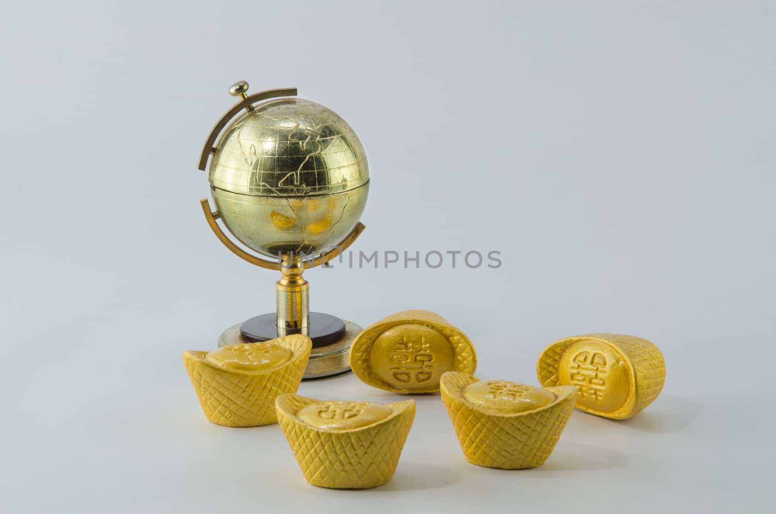 Globe golden Gold ingot Chinese White background