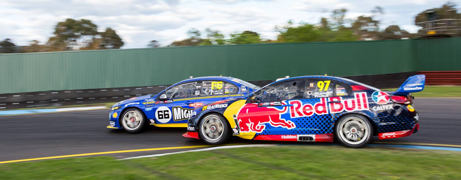 MELBOURNE/AUSTRALIA - SEPTEMBER 17, 2016: Supercars in qualifying race 2 for the Sandown 500 'Retro' Endurance race at Sandown raceway.