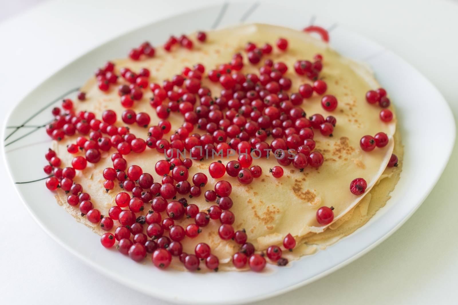 Pancakes with red currant berries by okskukuruza