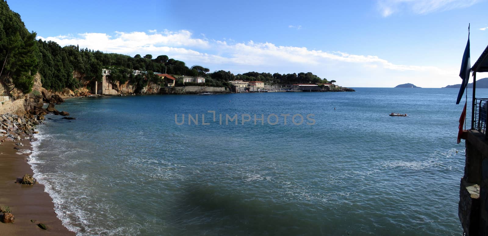 view of the beach and the Gulf of Lerici f by diecidodici