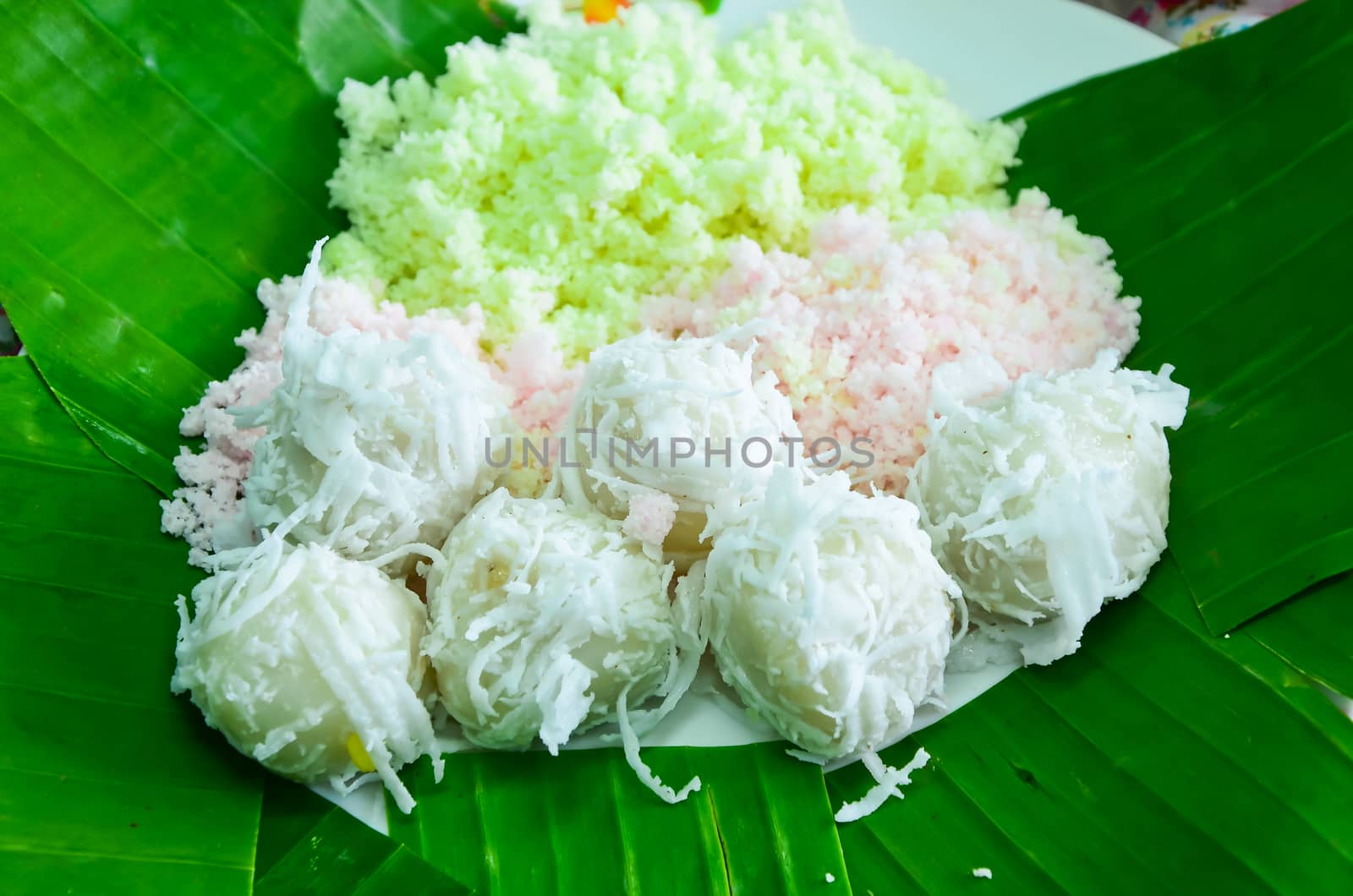 Thai desserts by raweenuttapong
