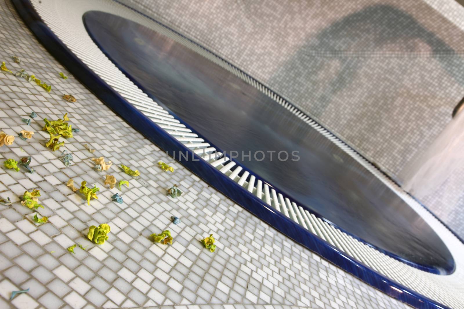 hydro massage bathtub by diecidodici