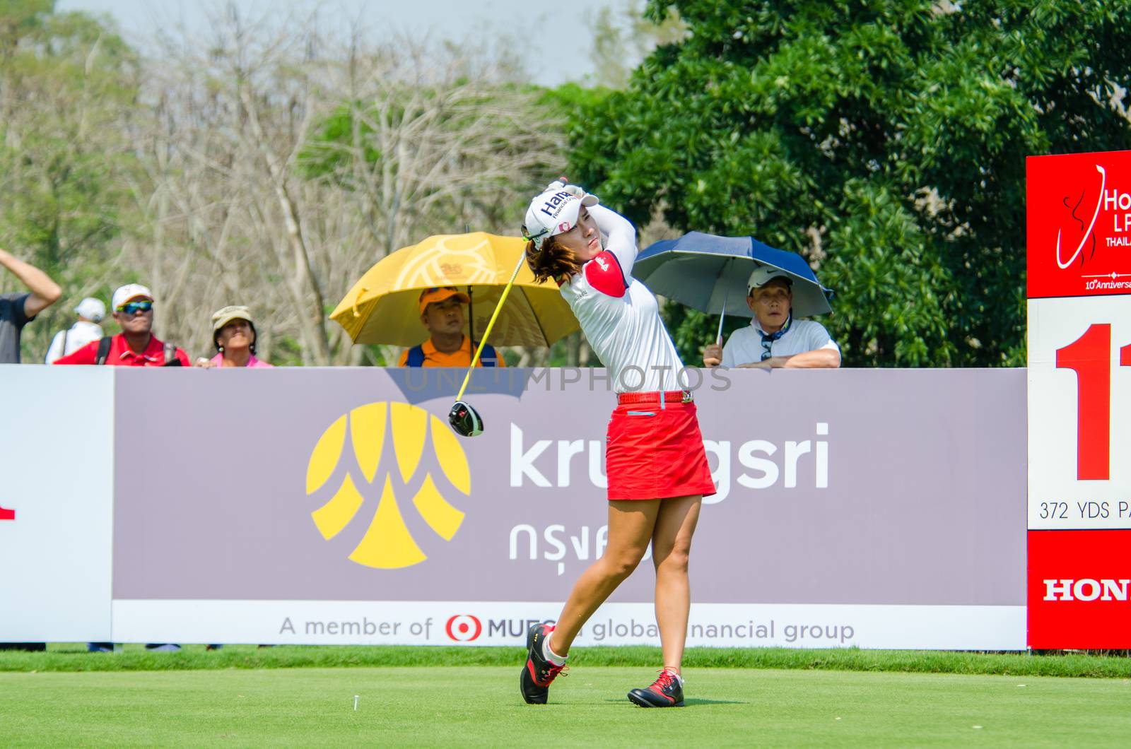 CHONBURI - FEBRUARY 28 : Hee Young Park of South Korea in Honda LPGA Thailand 2016 at Siam Country Club, Pattaya Old Course on February 28, 2016 in Chonburi, Thailand.