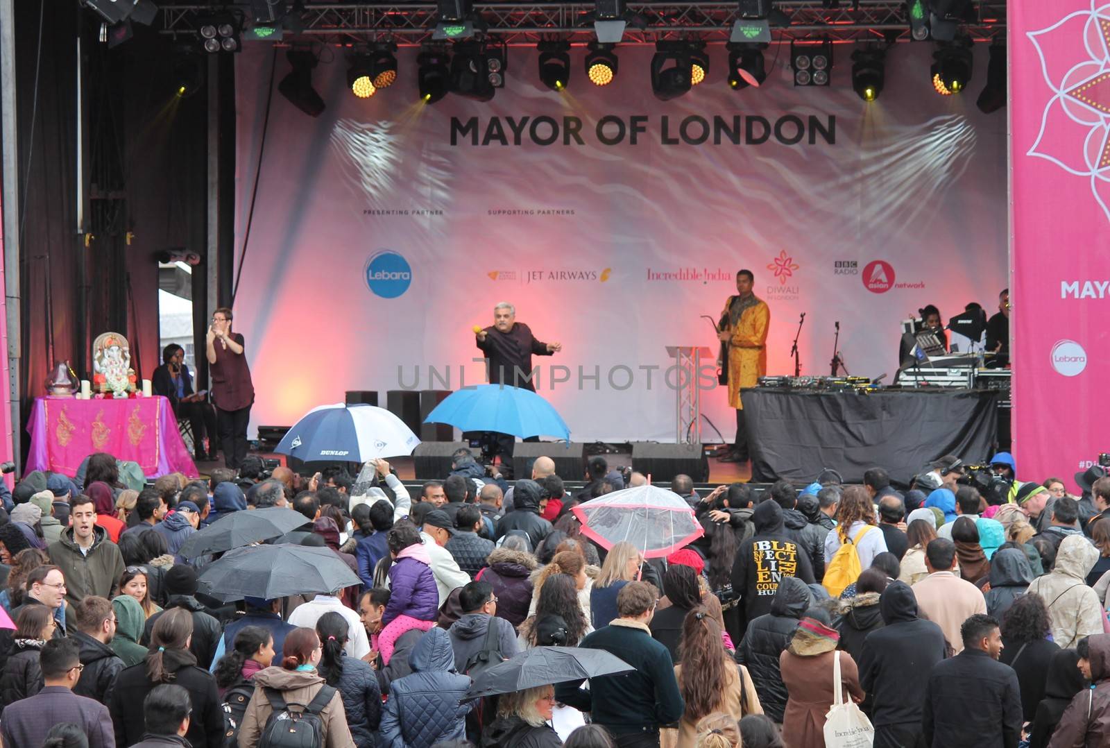 London, UK. 16th October, 2016. The Mayor of London Festival Of Dewali performers and scenes at Trafalgar Square