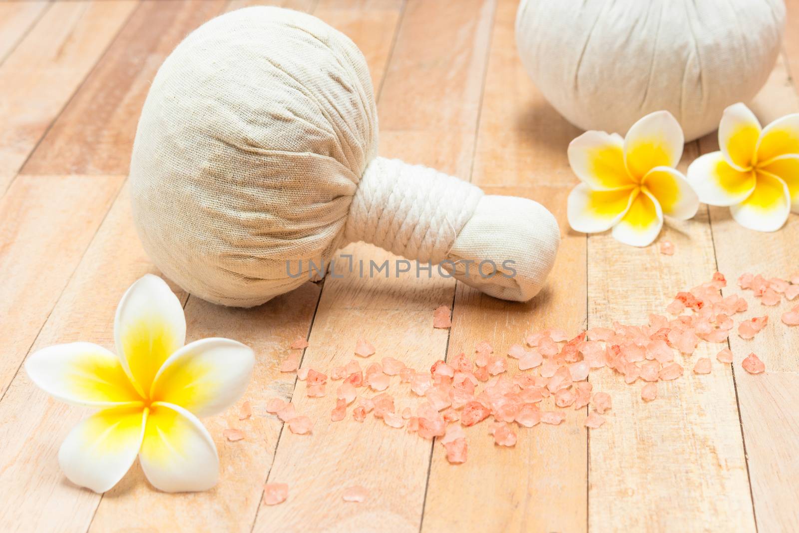 Thai Herbal Compress are unique combination and these medicinal herbs within the compress balls works to your well-being through increased energy flow, skin nourishment and enhanced blood circulation.