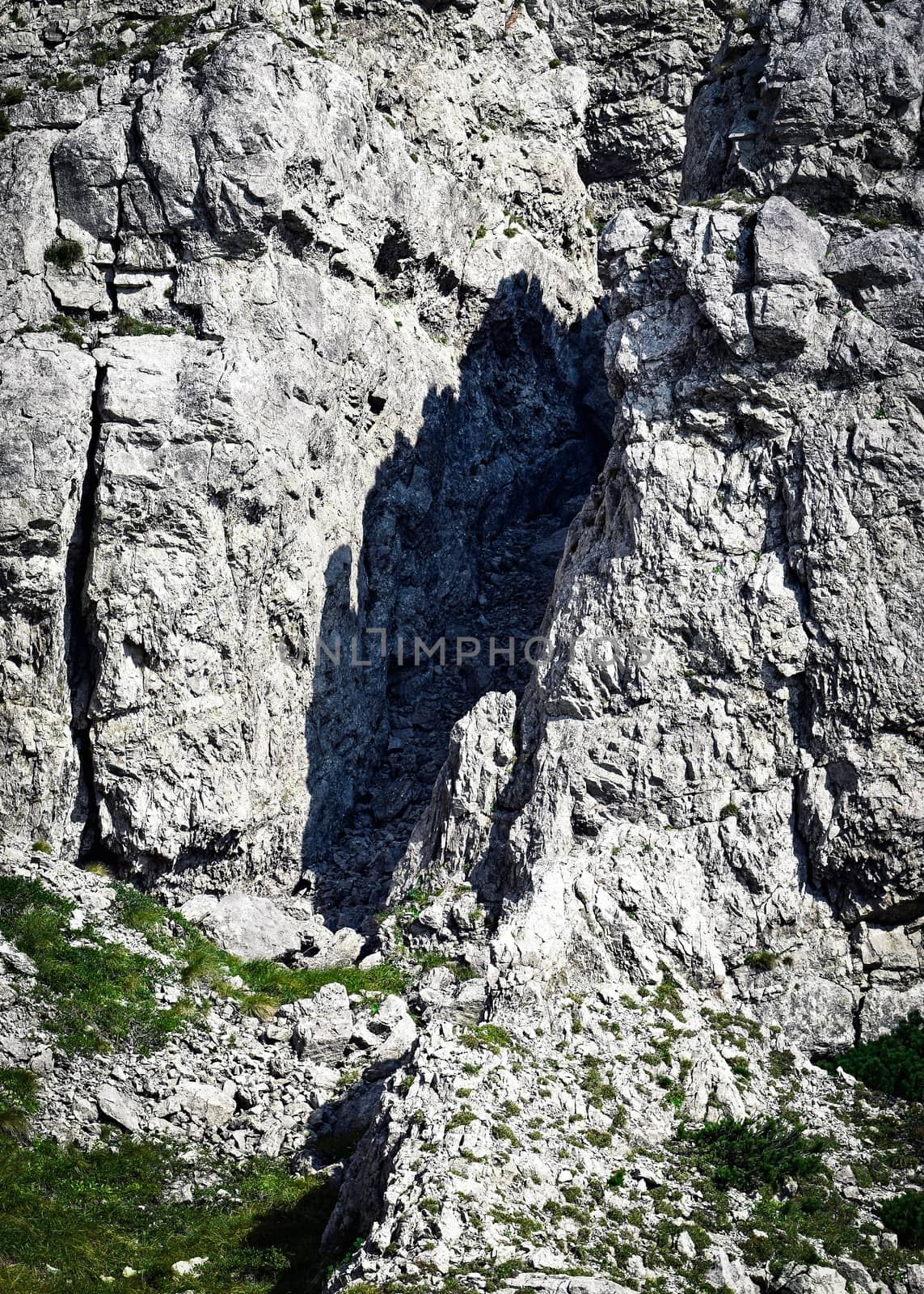 entry into the rocky ravine by Ahojdoma