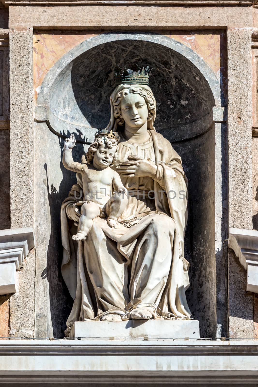 the statue of Madonna and Jesus child