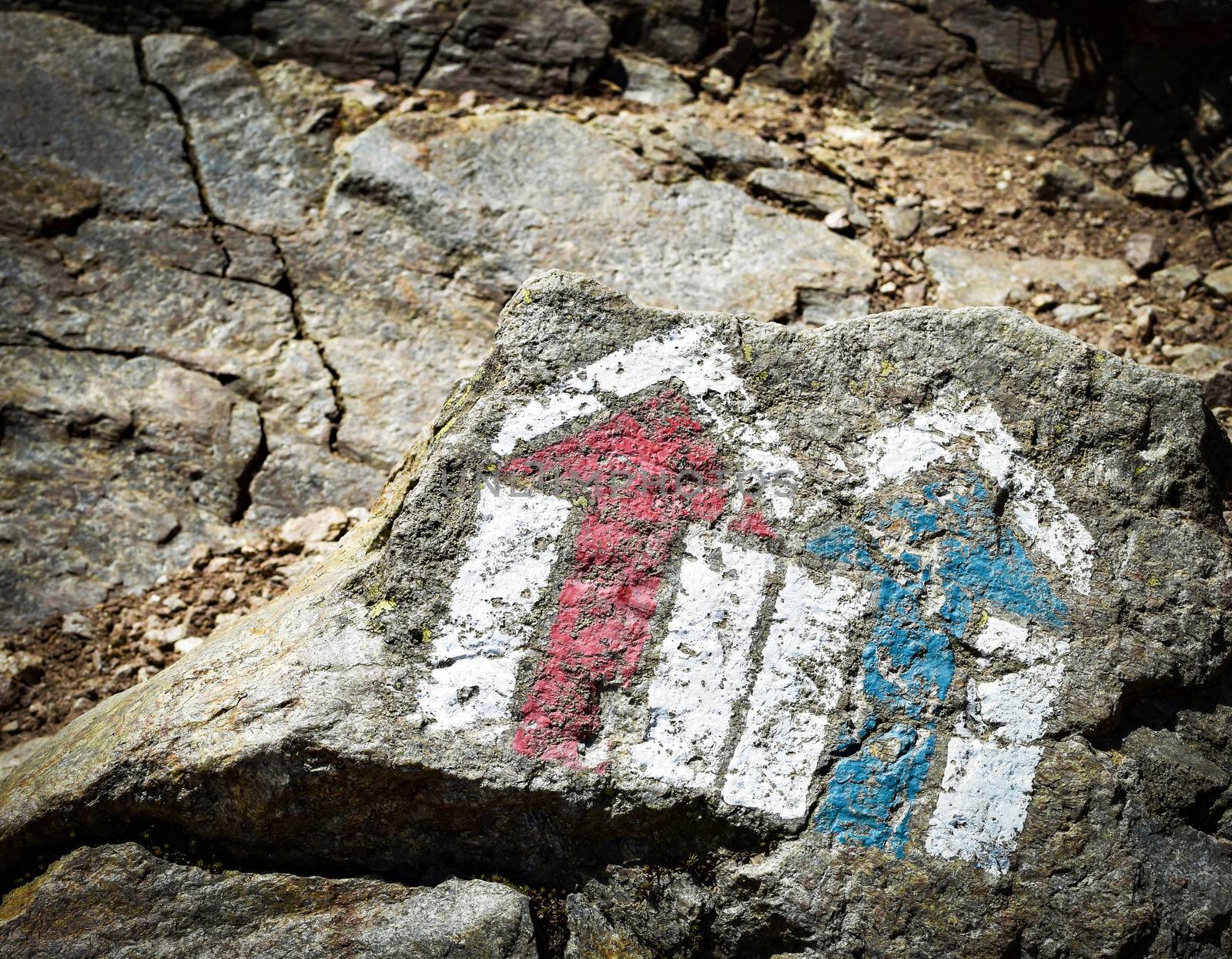 background red and blue hiking trail showing direction