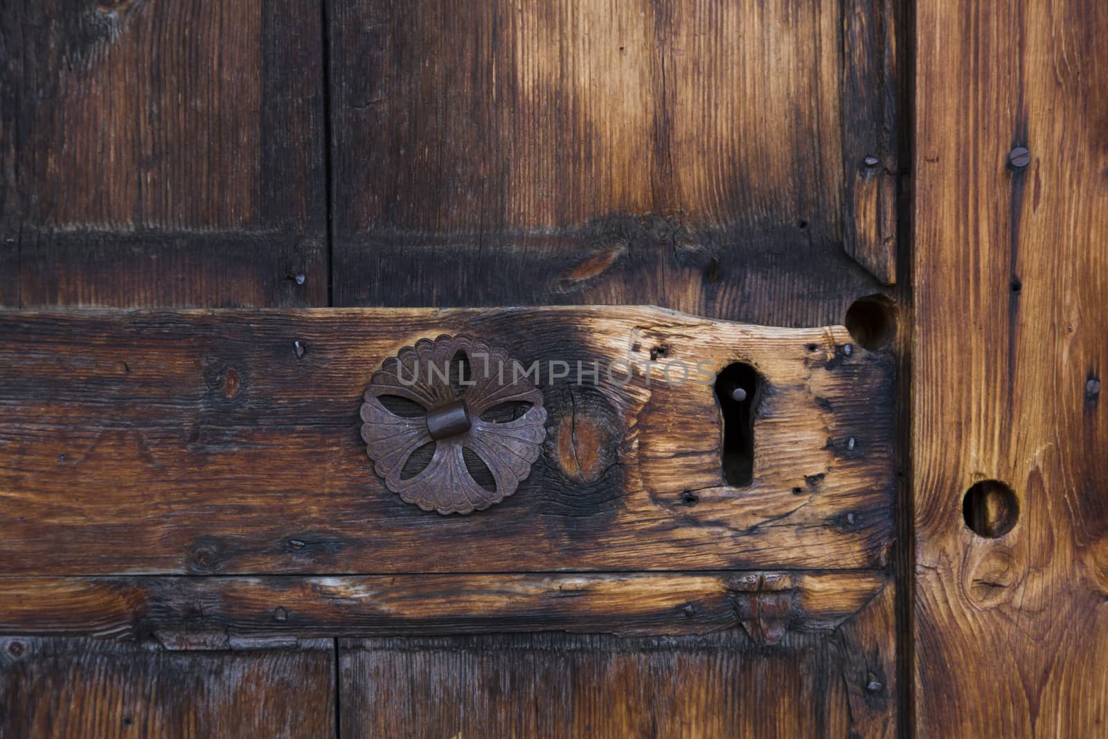 View of a particular of a wooden door