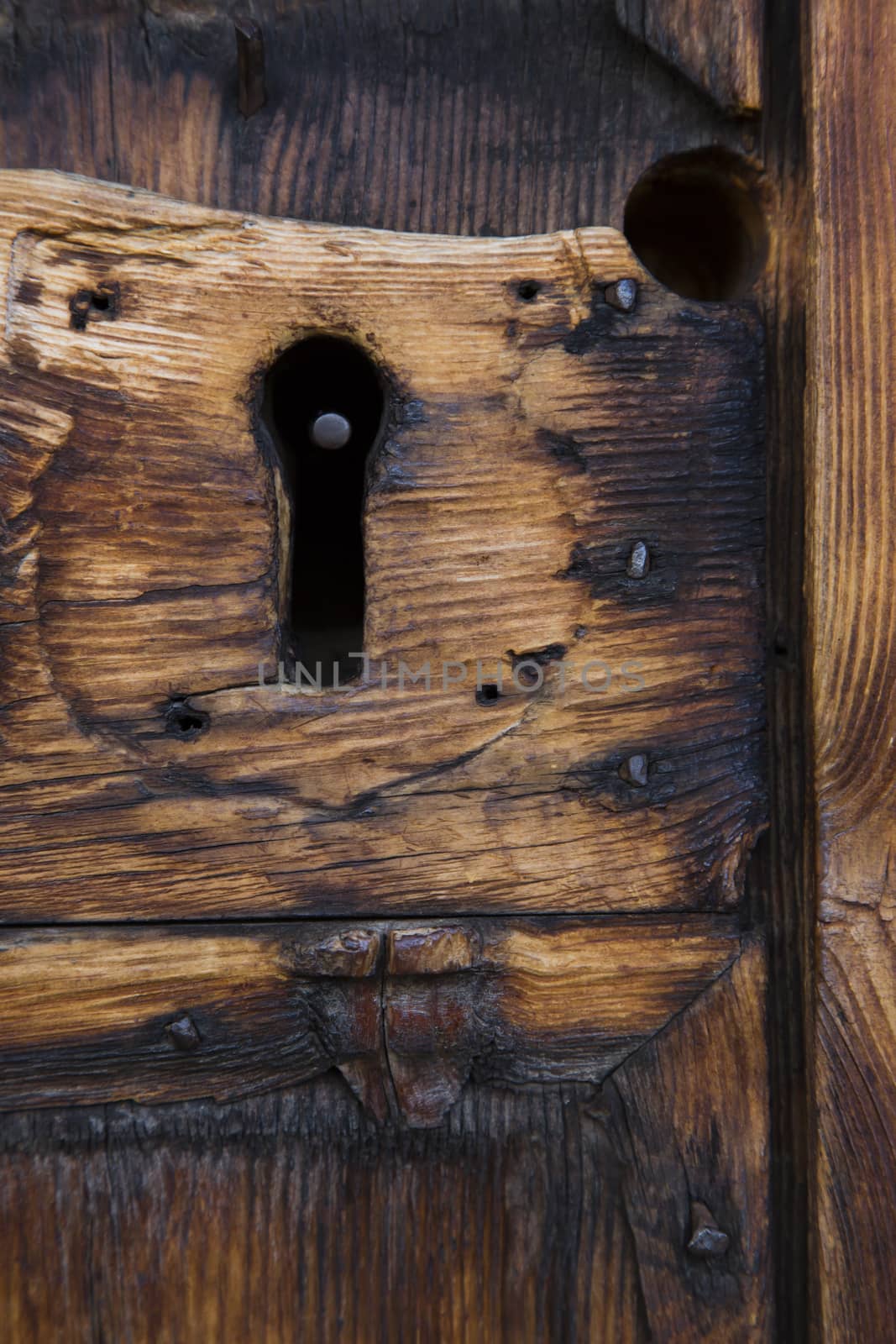 View of a particular of a wooden door