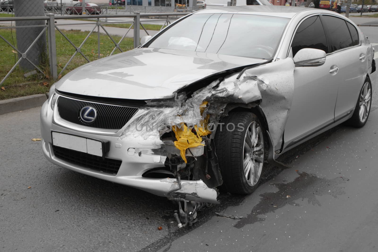 November 28, 2016 St. Petersburg, Russia, accident Lexus crash due to insufficient distance