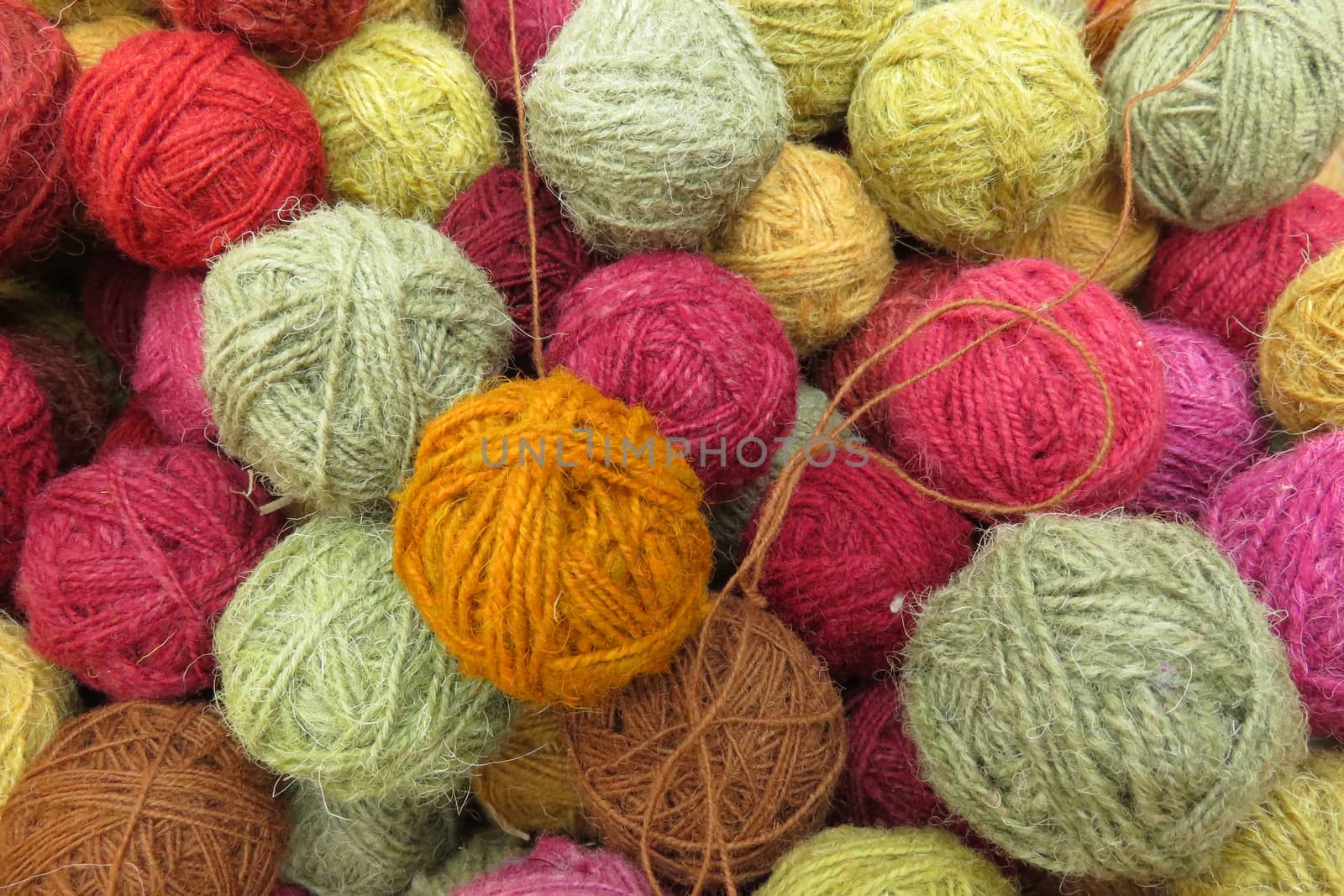 Natural dye on balls of wool, andean inca natural colors
