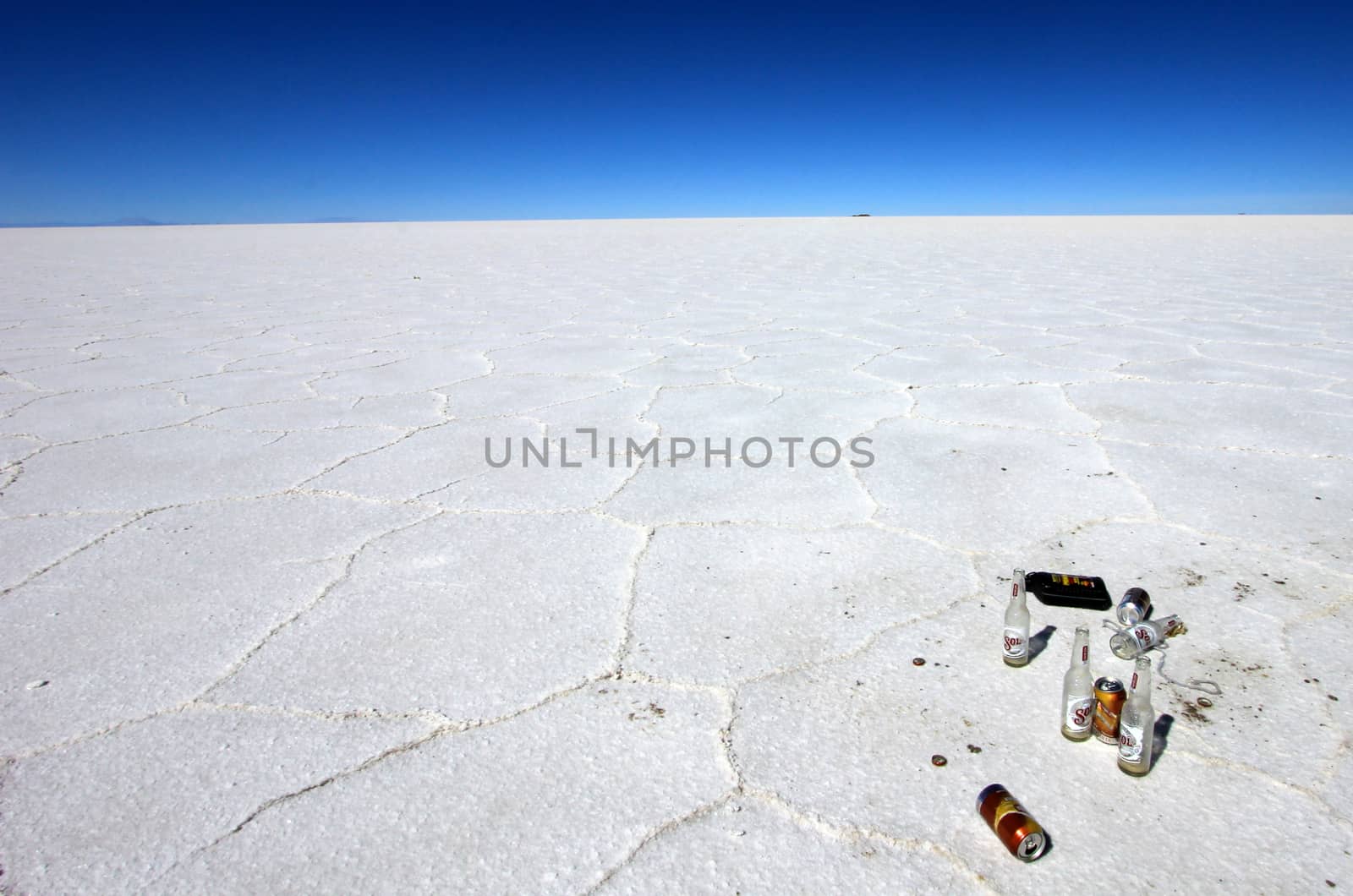 Trash on Salar de Uyuni, salt lake, is largest salt flat in the world, altiplano, Bolivia, South America