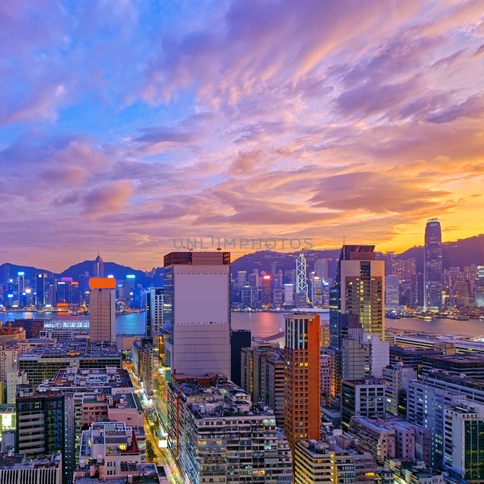 Hong Kong skyline by cozyta