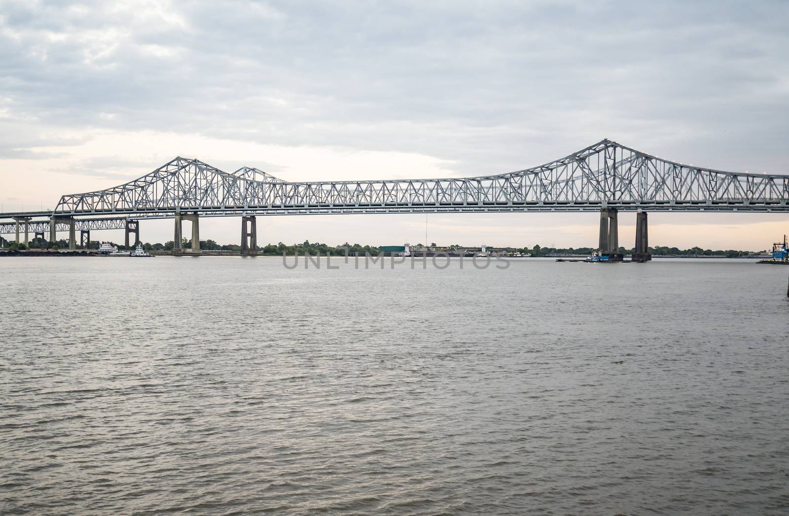 bridge over the Mississippi river in New Orleans, LA