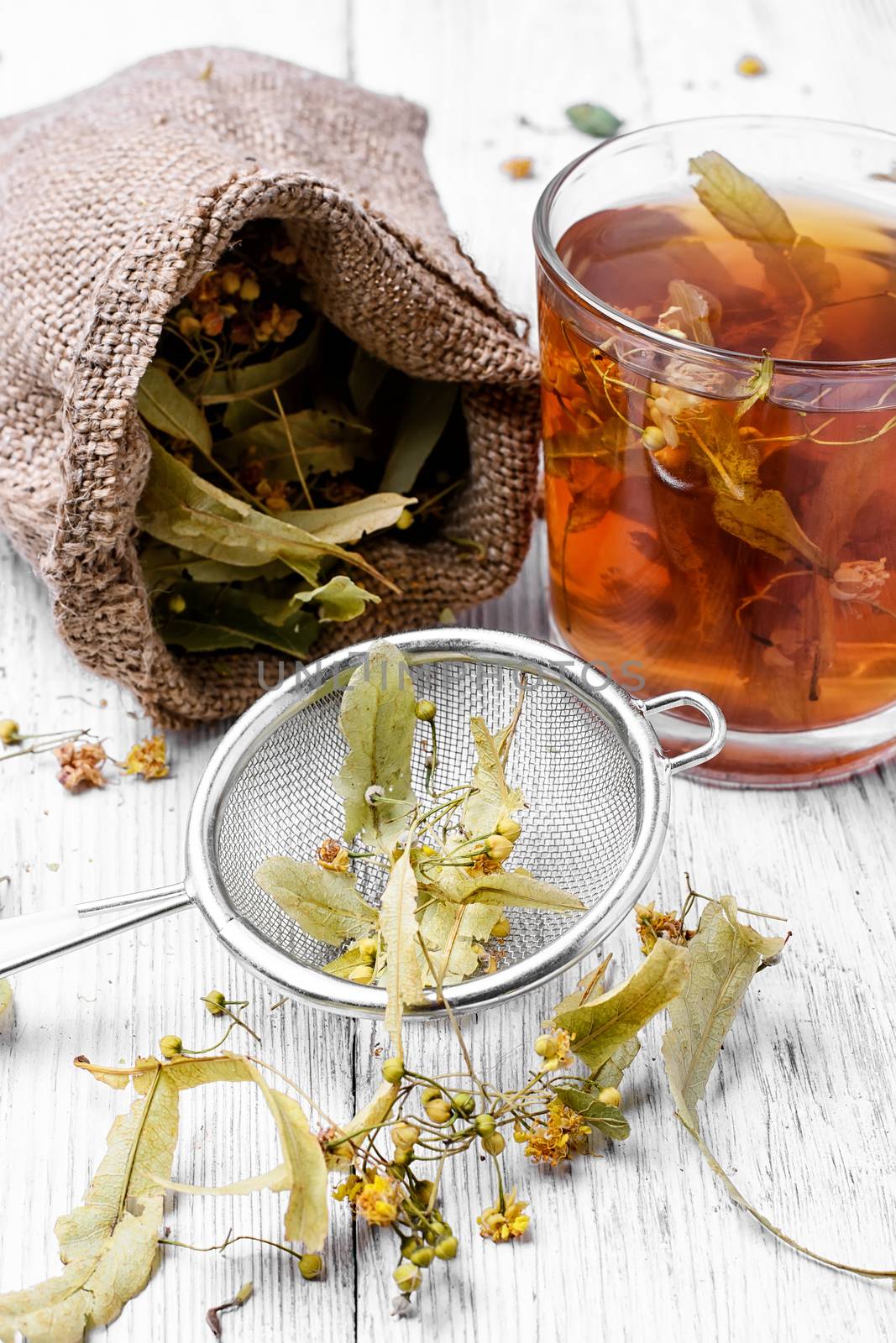 Antiviral Linden tea with honey and lemon