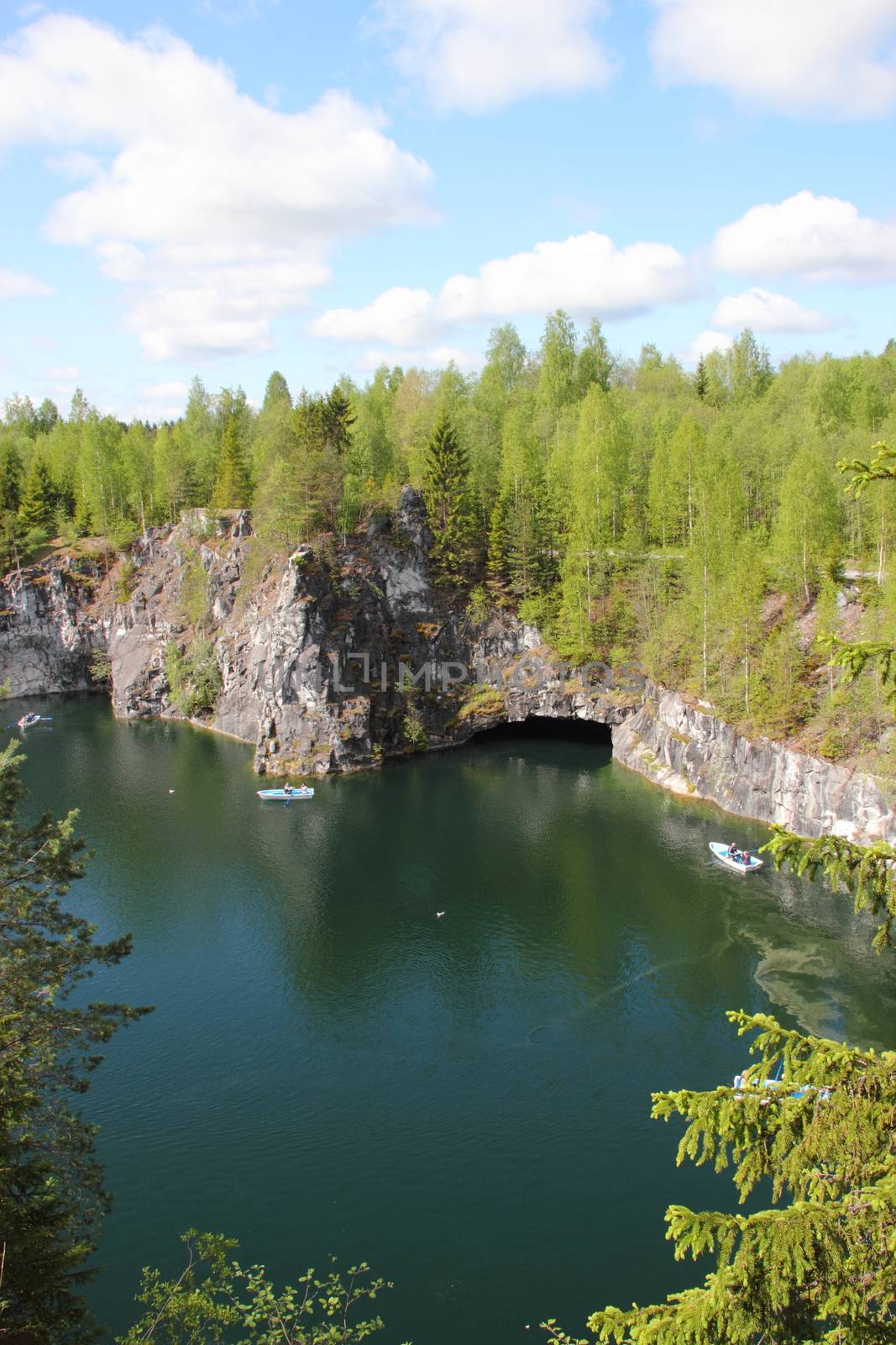 Marble quarry in Ruskeala by Metanna