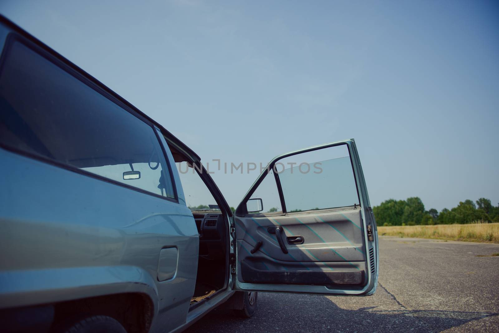 vintage transport retro car with open doors