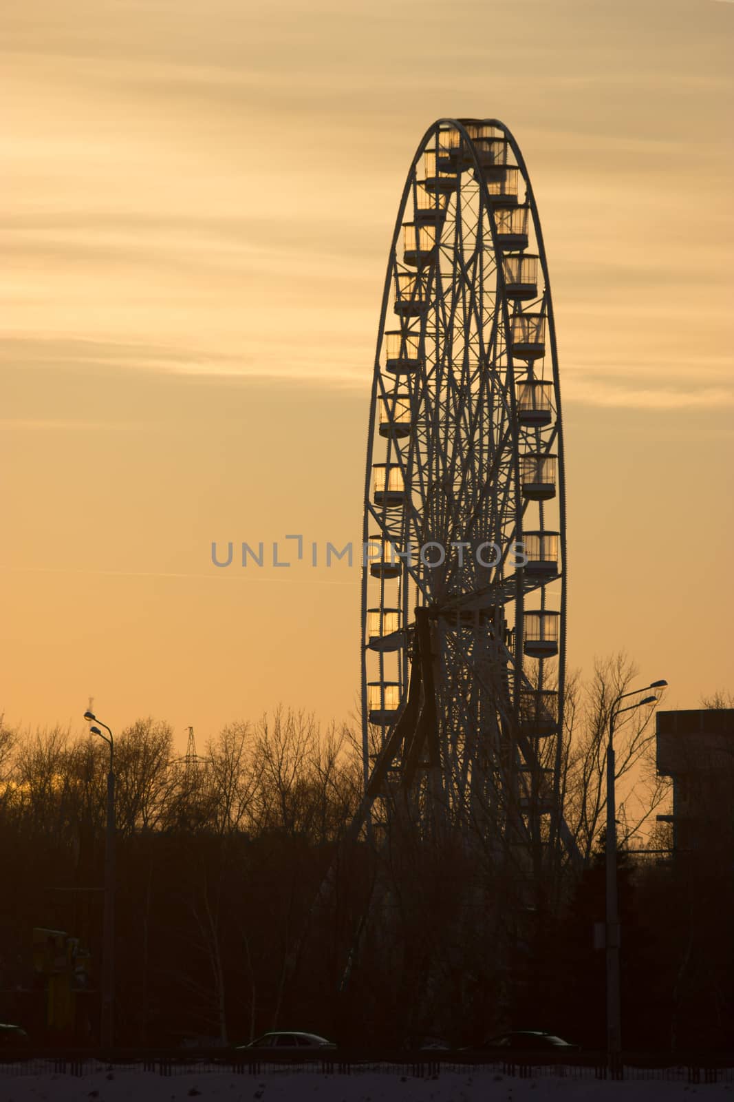 Silhouette of old ferris wheel  by liwei12