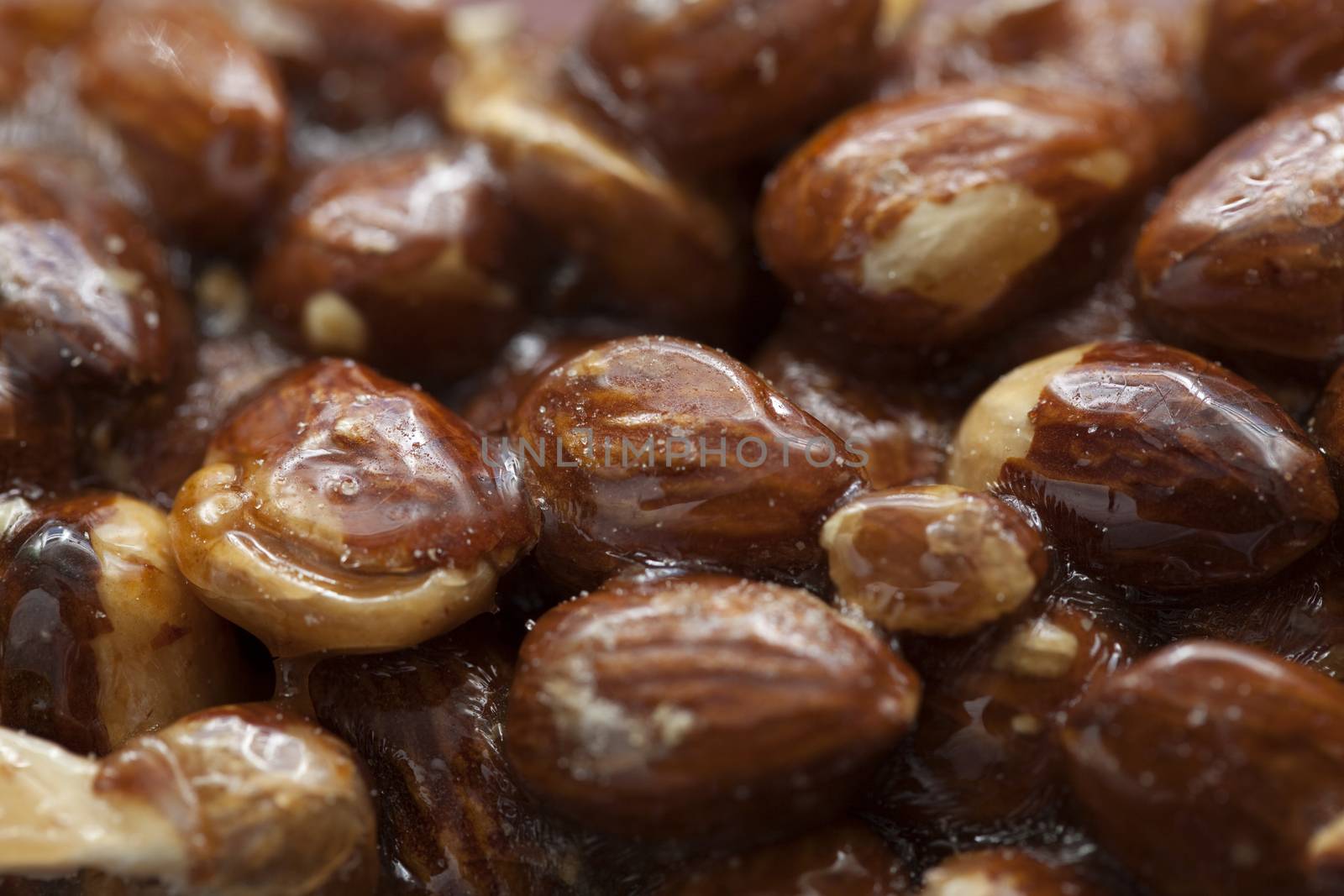 almonds in caramel by dabjola