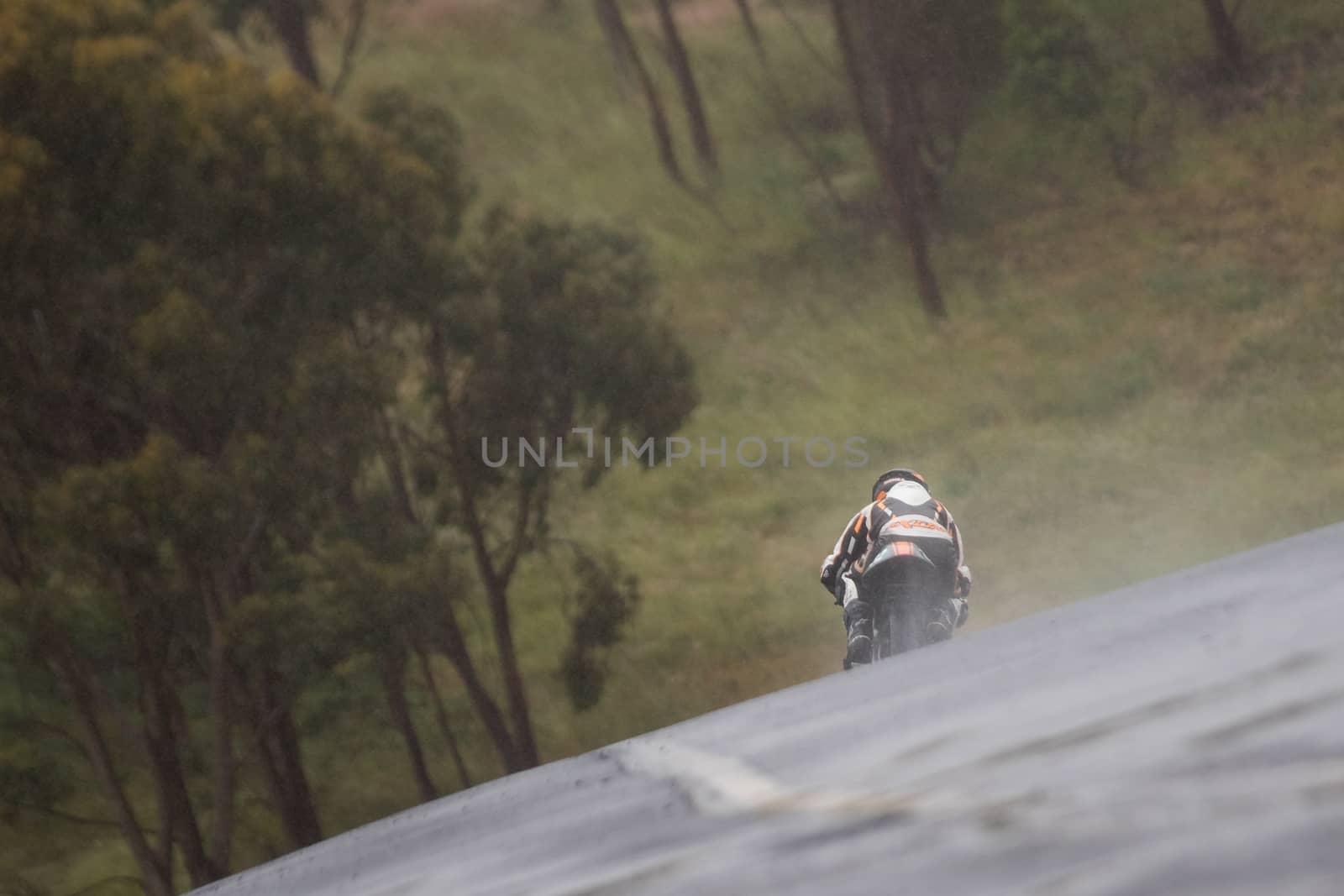 MELBOURNE, AUSTRALIA – NOVEMBER 13: during Round 4, Victorian Road Racing Championships. Broadford, Australia.  Photo: Dave Hewison