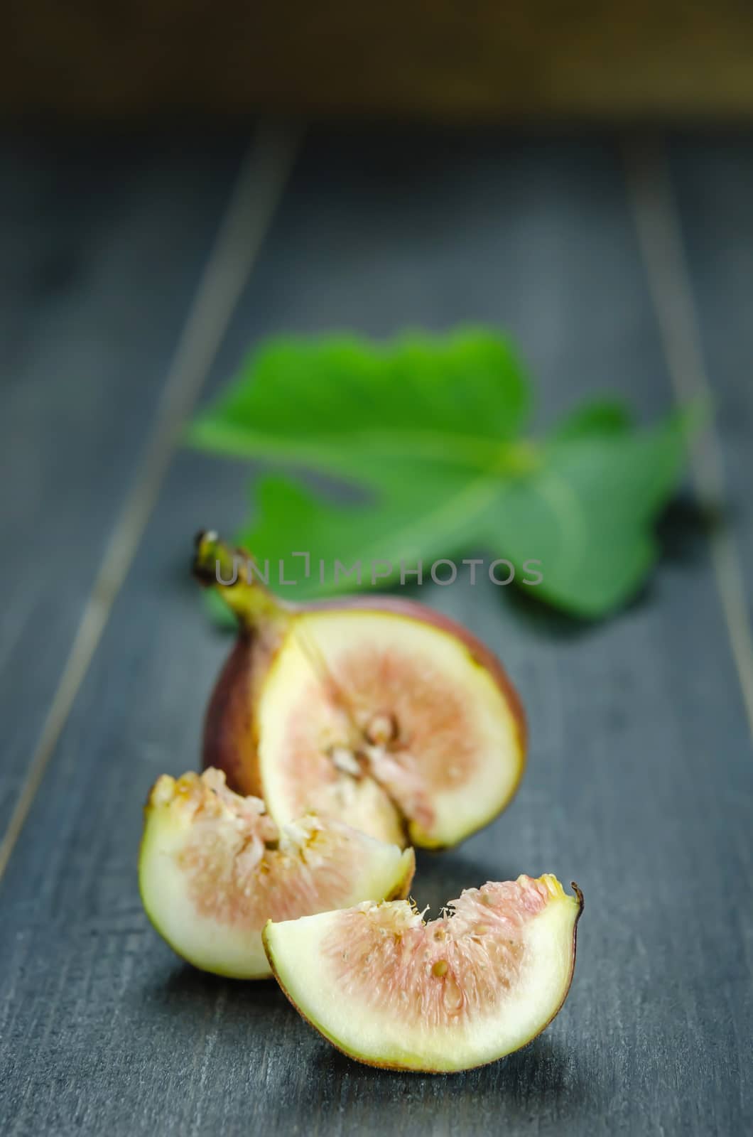 Healthy  fig fruit by rakratchada