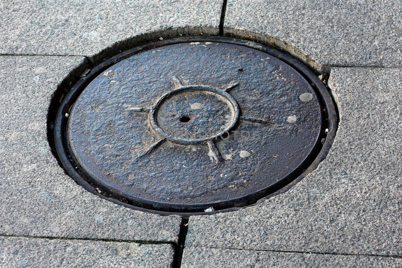manhole cover 