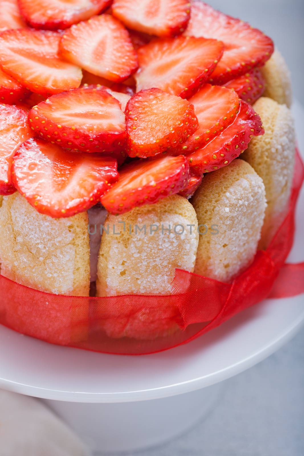 Cake Charlotte with strawberries by supercat67