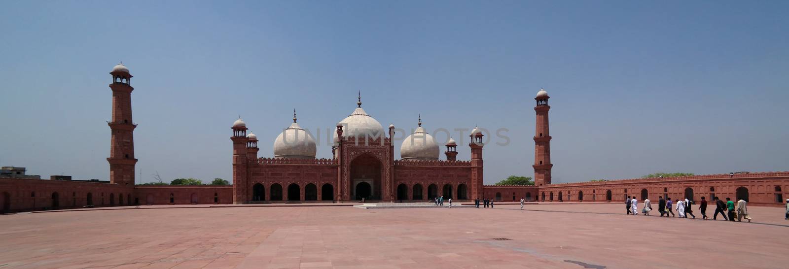 Prayer Hall of Badshahi or Imperial Mosque, Lahore Pakistan by homocosmicos