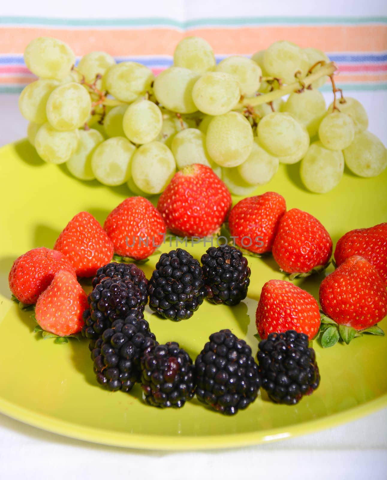 healthy fruits 12 by iacobino