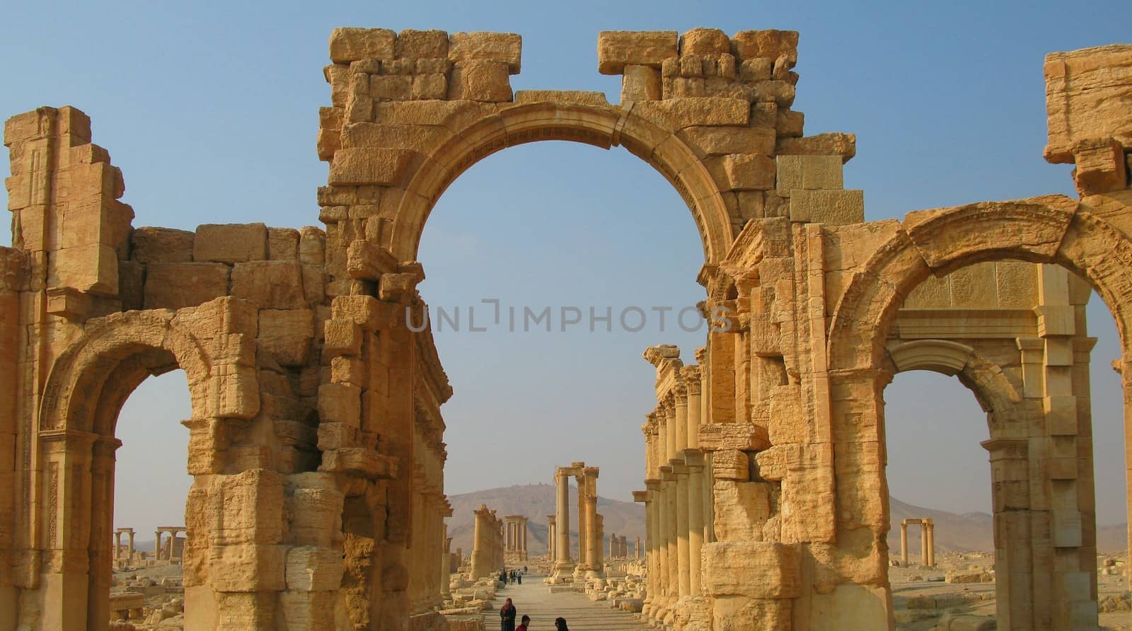 Roman Palmyra arch, now destroyed by ISIS by homocosmicos