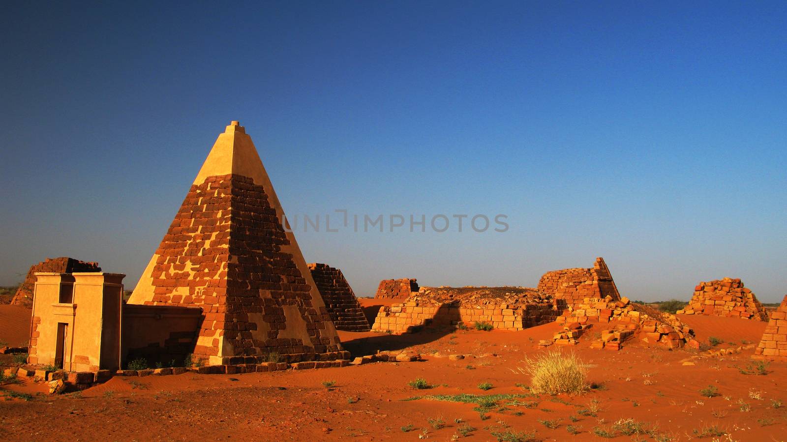 Pyramids of Meroe by homocosmicos