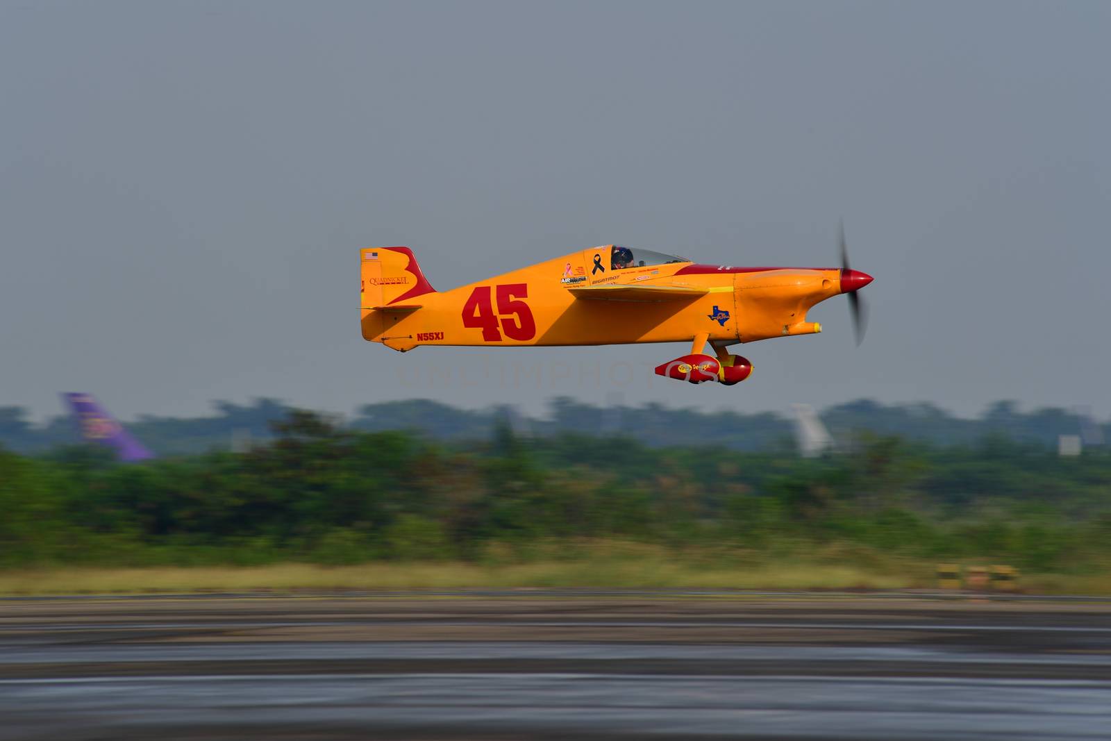 CHONBURI - NOVEMBER 20 : Justin Meaders pilot of USA with Quadnickel aircraft in Air Race 1 Thailand at U-Tapao International Airport on November 20, 2016 in Chonburi, Thailand.