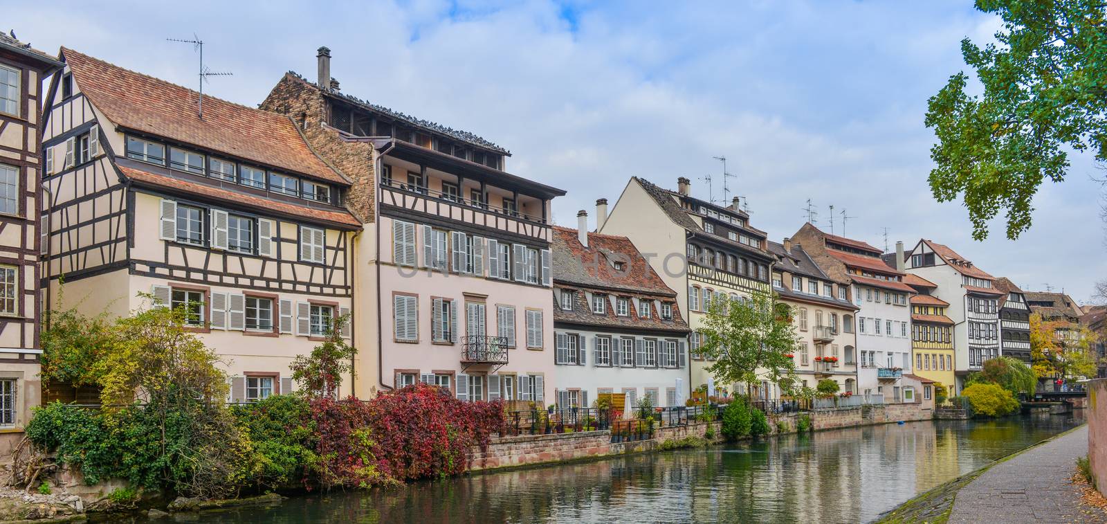 Strasbourg, water canal in Petite France area, Alsace, Bas Rhin