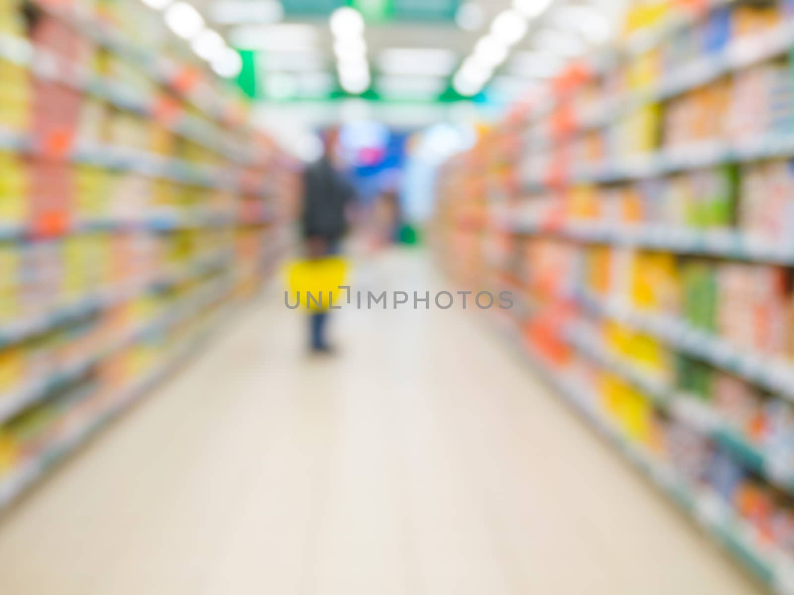 Abstract blurred supermarket aisle by fascinadora
