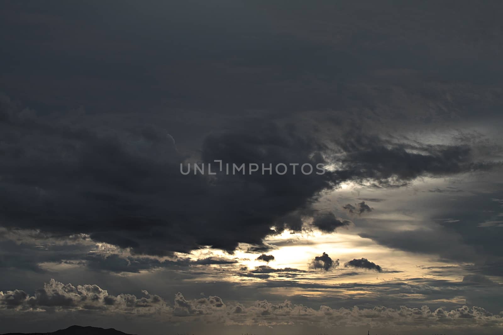 Background of the sky with cloud at sunset, dramatic evening cloudscape over sea