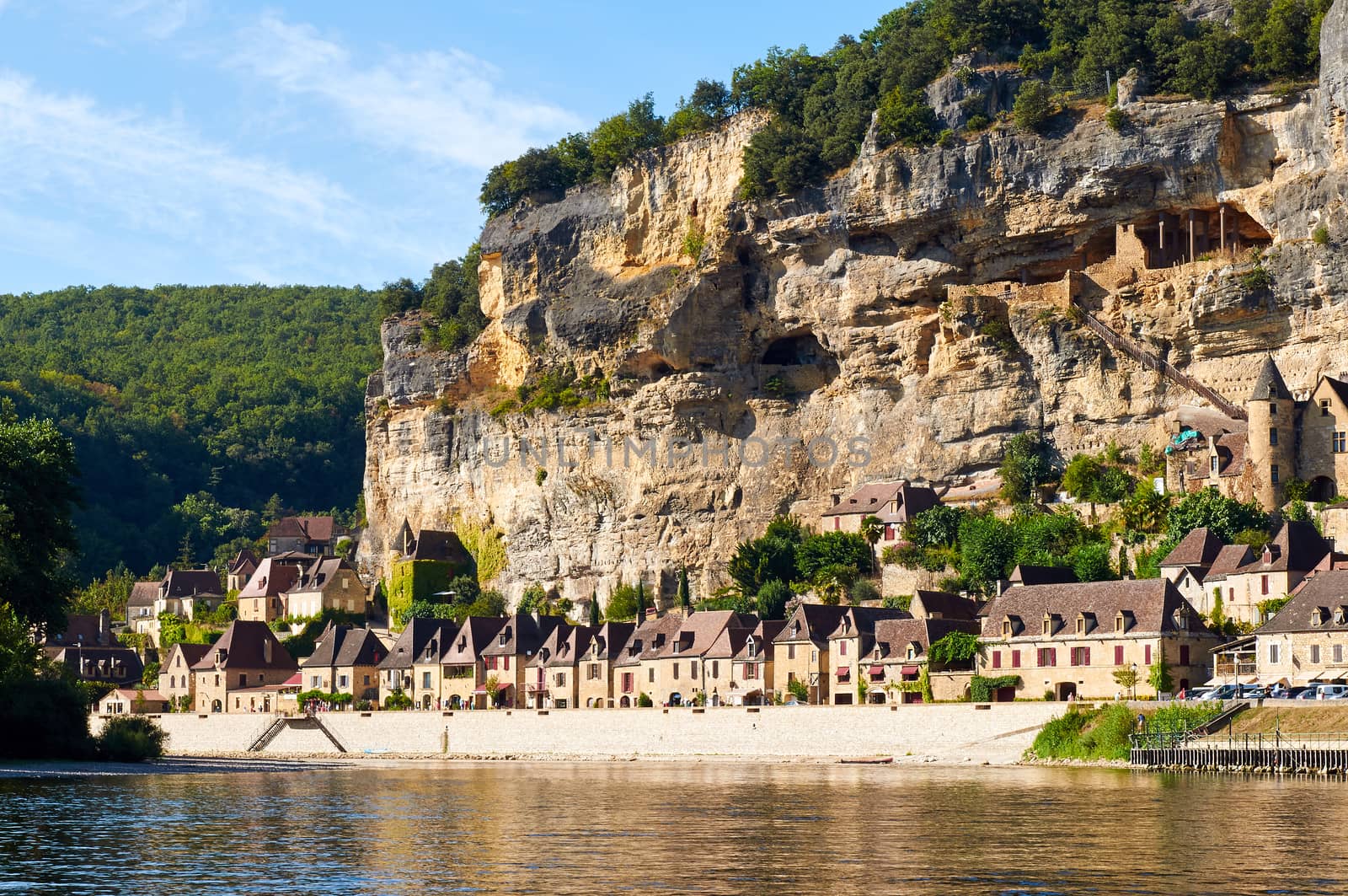 La Roque Gageac is an ancient village by the Dordogne river in Dordogne-Perigord, Aquitaine, France